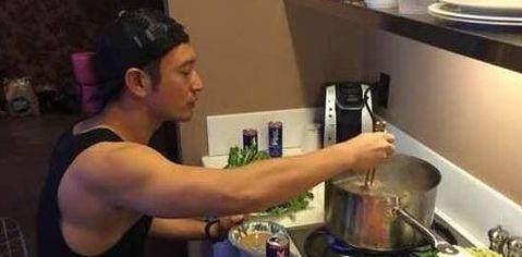 明星的三餐,揭秘明星们的三餐时光