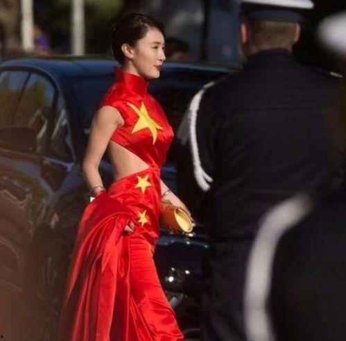 水立方网红走红毯,闪耀瞬间，网络热度飙升